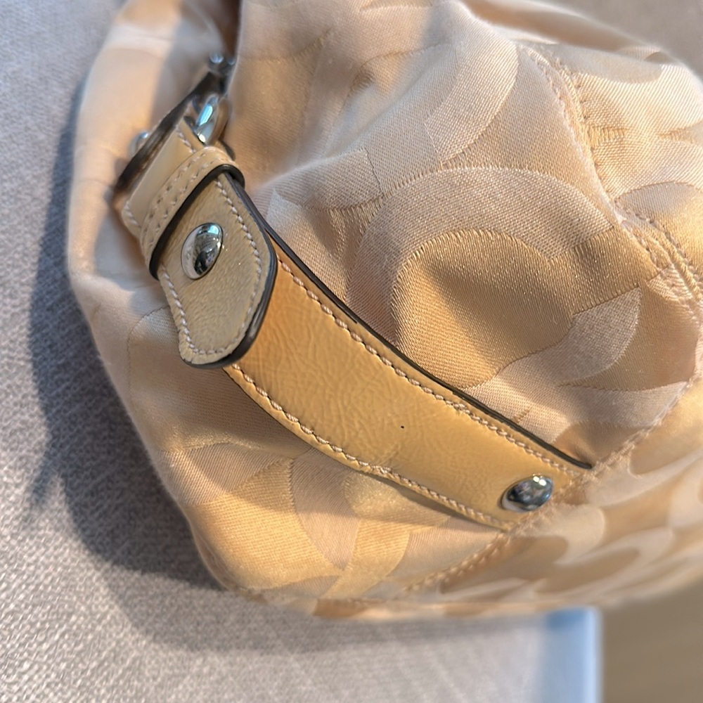 Coach Madison Opt Art Maggie Shoulder Bag. A1073-14305 - Picture 8 of 16